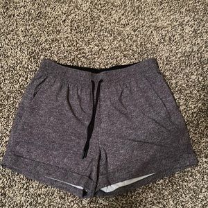 Lululemon Spring Break Away Shorts Size 8